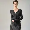 Nuevo Cárdigan de Punto de Manga Larga para Mujer, Camiseta Base Ajustada Estilo Commuter que se Puede Usar por Fuera, Otoño 2026