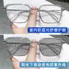 Elegantes gafas de prescripción fotocromáticas de media montura para hombres con conocimientos tecnológicos, anti luz azul, se pueden equipar con protección ocular, de moda para el look de chico malo sofisticado