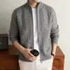 Casaco suéter masculino estilo old money yingao outono e inverno gola alta zíper manga longa solto tricô de trança cardigã
