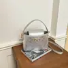 Estampa de textura transfronteiriça em relevo fio de bordado transfronteiriço 2026 moda simples elegante bolsa de ombro única bolsa transversal feminina