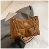 Bolso de Hombro Acolchado Estilo Chanel Transfronterizo, Bolso de Alta Calidad para Mujer, Nuevo Modelo 2026, Versátil para el Viaje Diario, Bolso Cruzado de un Solo Hombro