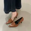 Zapatos de Tacón Estilo Británico para Mujer 2025 Nuevo Modelo, Zapatos Cómodos para el Trabajo, Zapatos Individuales Negros de Boca Baja, Zapatos de Cuero con Punta