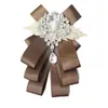 Banquete de Bodas para Hombre de Gama Alta Estilo Británico Lazo Flor de Pedrería Cuello Florido Corbata de Lazo Traje Formal Cuello Flotante Profesional Flor