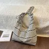 2026 Bolsa de Ombro de Linho e Algodão Listrada Bolsa de Mão para o Dia a Dia Bolsa Casual Feminina Bolsa Simples Preguiçosa para Compras Bolsa Tote Estudante