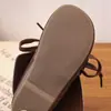 Nuevos Zapatos de Cuero Marrón para Niñas Otoño 2026 con Adorno Floral, Botines Estilo Vintage, Botas tipo Martin de Moda para Niñas