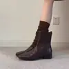Botas de tornozelo versáteis com zíper traseiro e salto baixo para mulheres, nova coleção primavera/outono 2026, bico quadrado, salto grosso, botas elásticas de ajuste justo, botas femininas da moda