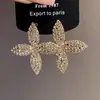 Pendientes de Flor Incrustados de Diamantes para Mujer, Pendientes Nuevos Únicos Exagerados Hermosos, Joyería para Orejas de Diseño de Nicho de Moda de Lujo Ligero con Sensación de Alta Gama