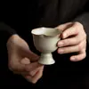 Taza de Té de Alto Pie con Boca de Flor Estilo Dinastías Tang y Song, Juego de Té Kung Fu, Taza de Maestro para el Hogar, Taza Individual, Diseño Simple, Amarillo Radiante, Esmalte Cremoso Taza Individual