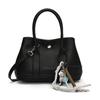 Bolsa de ombro portátil explosiva de moda de nicho feminina, nova chegada de 2025, bolsa transversal simples e estilosa, bolsa transversal da moda