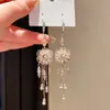 Aretes de Flor de Cuarzo Rosa con Circonia Super Brillante, Ganchos para Oreja con Borla Colgante de Flor, Aretes de Lujo Ligero de Alta Gama, Accesorios para Orejas Dulces para Mujer