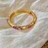 Pulseira com Fecho de Flor com Gotejamento de Óleo Cravejada de Diamantes, Fresca e Doce, Versátil para o Verão, Pulseira Exquisita, Luxo Leve, Sensação de Alto Padrão, Joia Feminina