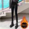 Pantalones de maternidad talla grande Otoño e Invierno No constriñen la barriga Versátiles Jeans Gruesos con Felpa Interior Pantalones Ajustados Base Invierno