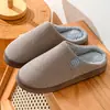 Chinelos de veludo de algodão grossos e quentes para travessias de fronteira para outono e inverno, chinelos de casa macios e antiderrapantes para homens e mulheres, disponíveis em várias cores e personalizáveis