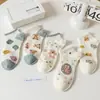Calcetines de dibujos animados para mujer al por mayor, primavera y verano, transpirables, finos, lindos, versión coreana, versátiles, calcetines deportivos tipo barco, de boca baja y poco profunda