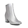 Botas curtas de couro estilo retrô bico chato europeias e americanas outono e inverno Botas de cavaleiro salto alto grosso botas de salto para vestido 40-50 botas de comércio exterior botas tamanho grande