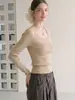 Top de Punto Puramente Atractivo con Escote en U y Pedrería para Mujer, Otoño de Gama Alta Ajustado que Ceñe la Cintura Elegante y Exquisito