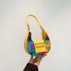 Bolso popular de este año para mujer, nuevo y sencillo bolso de mano de verano 2024 para mujer, bolso de hombro tipo dumpling de moda a la moda.