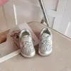 Tênis Esportivo Feminino 2026 Outono Novo Modelo Infantil Respirável de Malha Casual para Bebê Moda Confortável Corrida Tênis Tendência