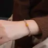 Pulseira de Cristal Preto Natural Super Cristal para Mulheres Pulseira de Âmbar Cera de Abelha Joia de Mão Ins de Alto Padrão Atacado