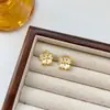 Brincos de Flor de Cerejeira Doces de Novo Estilo para Verão Femininos Estilo Coreano Design de Nicho Brincos de Flor com Gotejamento de Óleo Brincos