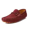 Zapatos Pequeños de Cuero para Hombre Estilo Británico 2025, Mocasines Slip-On de Talla Grande, Zapatos de Frijol Transpirables con Calados para Verano y Otoño