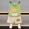2026 Novo Estilo de Verão Conjunto de Duas Peças com Shorts Estampados de Letras em Algodão para Meninos, Colete Sem Mangas Estilo Coreano Tendência
