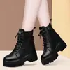 Botas de Cano Curto com Cadarço e Solado Grosso Novas para Outono e Inverno 2025 para Mulheres Venda por Atacado de Fábrica Confortáveis com Solado Macio Comércio Transfronteiriço