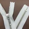 Zíperes Ykk em Estoque, Tamanho 5 Metal, Zíper Fechado de Cobre Branco Níquel, Três Cabeças de Zíper para Escolher, 15-30cm, em Estoque