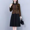 Elegante y Estiloso Vestido Patchwork de Xi Pao, Nueva Colección Otoño e Invierno 2025, Ceñido a la Cintura, Adelgazante, de Longitud Media, Vestido Falso de Dos Piezas