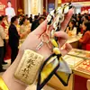 Llavero Dorado, Bufanda de Seda, Lazo, Cinta, Colgante para Bolso, Pequeño Regalo, Adorno Colgante, Venta al por Mayor de Fábrica, Artículo de Venta Caliente