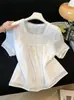 Camisa Feminina Verão 2026 Renda Doce Babado Gola Quadrada Manga Bufante Design Único Exquisito Top de Nicho