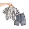 Conjunto de Verano para Niños, Elegante y a la Moda, Nuevo Modelo 2026, Conjunto Casual de Dos Piezas con Camiseta Irregular y Shorts de Mezclilla para Niños