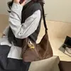 Nova Bolsa Feminina de Inverno com Design Moderno de Grande Capacidade, Estilo Coreano Casual, Tendência, Simples, Versátil e Adequada para o Dia a Dia, Bolsa Tote de Ombro Único