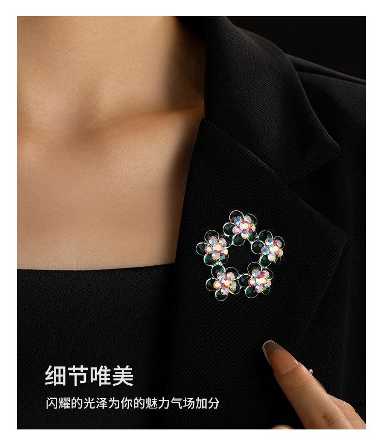 时尚百搭五朵花胸针小众轻奢风创意花环胸花新品个性