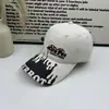 Design de Primavera e Verão Bordado com Letras Padrão de Água Boné de Baseball para Homens e Mulheres, Proteção Solar, Nicho, Personalizado, Fashion