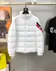 24 Invierno Rojo, Blanco y Negro Rayas Sudadera con Capucha Cuello Alto Chaqueta de Plumas Marca de Moda para Hombre Corta Cálida Engrosada Chaqueta Acolchada Hombres