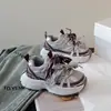 Tenis de Malla para Niños 2025 Verano Nuevo Ligeros Suela Suave Zapatos de Niña Antideslizantes Moda Zapatos de Papá para Niño