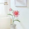 Acessórios tecidos, fio de tricô, flores artificiais, chocolate, decorações de outono, buquês para decoração de casa, flores de mão puramente feitas à mão