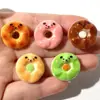 Oso Lindo Pan Comida Juguete Pegamento de Crema Accesorios Piezas de Resina Decoraciones DIY Pinzas para el Cabello de Dibujos Animados Amuletos para Zapatos Decoraciones