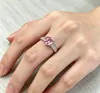 Anel vintage de luxo leve para mulheres, anel de zircônia microincrustada bicolor dourado e prateado, anel aberto ajustável multicolorido com um toque de nicho de alta qualidade