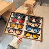 Óculos de Sol Quadrados Pequenos de Moda Europeia e Americana Transfronteiriços 2025, Óculos de Sol Quadrados com Armação Grossa Tendência Personalizada para Uso Externo Anti-UV
