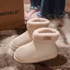 Pantuflas de algodón para hombre con tacón alto, nuevo estilo 2025 para otoño e invierno, ropa de casa para interior, forradas de felpa, cálidas, zapatos de algodón antideslizantes, adecuados tanto para interiores como para exteriores.