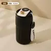 Taza de café de acero inoxidable con recubrimiento de titanio con pantalla inteligente de temperatura, elegante taza portátil aislada de doble capa al vacío para hombres y mujeres