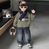 Conjunto de tres piezas de mezclilla a rayas para niños en invierno, Conjunto de sudadera de forro polar para niños en invierno, Ropa elegante para niños pequeños