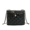 Bolsa de corrente com padrão de losangos, nova bolsa de ombro da moda estilo Chanel verão 2026 para mulheres, bolsa transversal versátil de alta qualidade