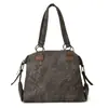 Nova bolsa de mão retrô com rebites 2026, grande capacidade, bolsa tote fashion para mulheres, bolsa de ombro, adequada para o trajeto diário, com design tridimensional