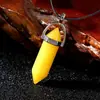 Colar Pingente Coluna Hexagonal Pedra Gema Cristal Natural Bala Capa de Liga de Ouro Pintura Multicolorida Joias