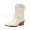 Juyuan 2026 Nuevo Modelo Otoño e Invierno en Stock Exportación Talla Grande Bordadas de Corte Bajo Botas de Mujer Deseo Botas de Cuero Europeas y Americanas de Amazon