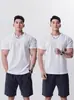 Camiseta Deportiva y de Ocio de Verano para Hombre con Cuello en V Pequeño, Manga Corta y Puños Cerrados para un Aspecto Más Grande, Top de Entrenamiento Físico con Cuello en V Pequeño