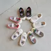 Zapatos Blancos Cuadrados de Cereza para Jardín de Infancia para Niñas Coreanas, Temporada Primavera y Otoño 2026, para Niños de 1 a 9 Años